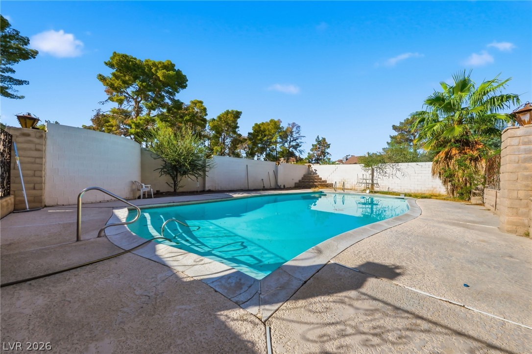 5517 Oak Street Las Vegas NV 89120