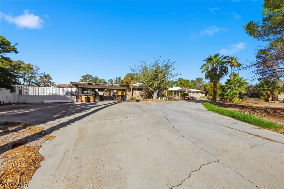 5517 Oak Street Las Vegas NV 89120