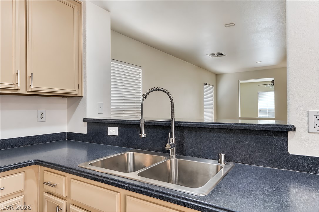 616 Port Talbot Avenue Las Vegas NV 89178
