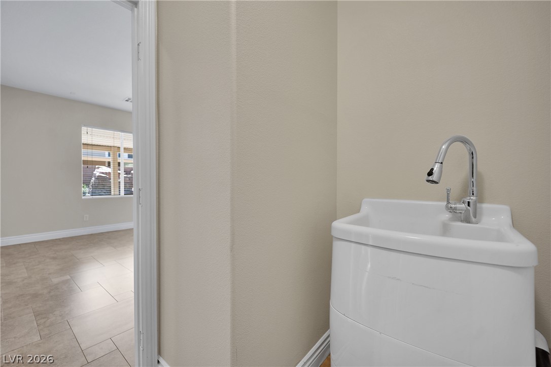 2613 Oscar Mariano Avenue North Las Vegas NV 89032