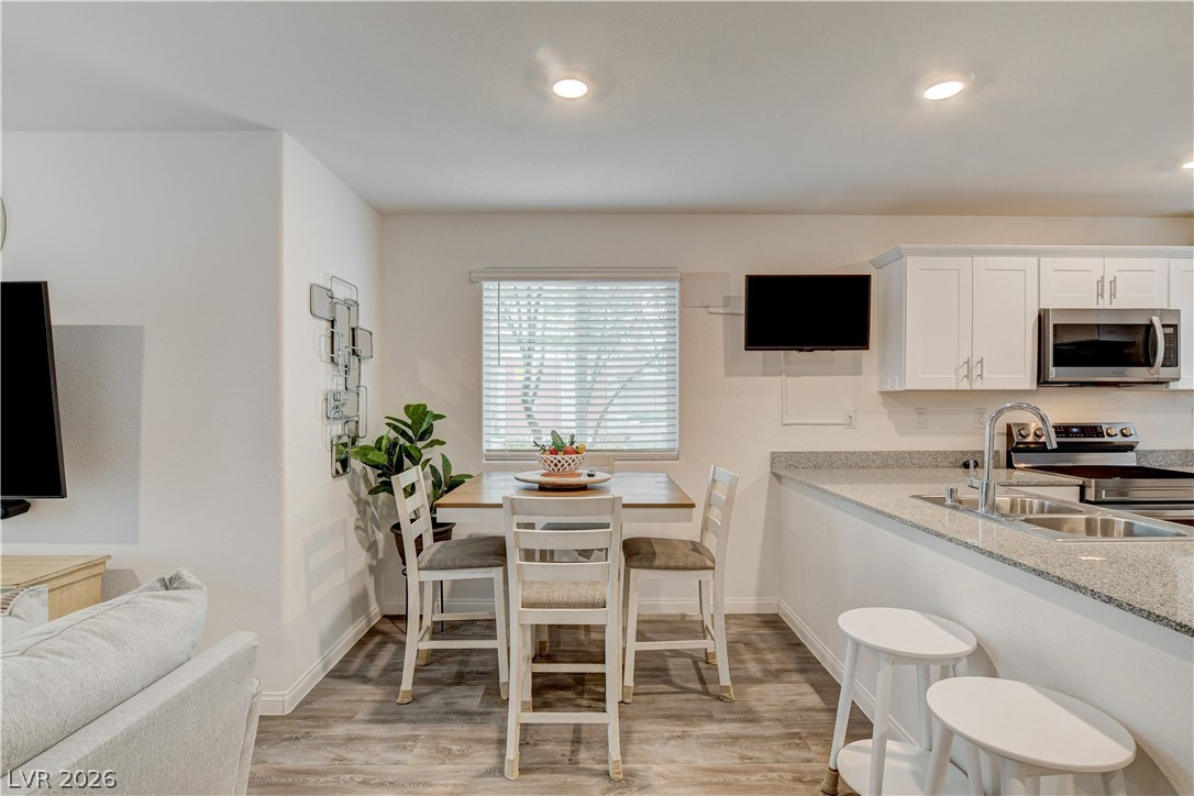 2872 Atomic Tangerine Way 4 Las Vegas NV 89183