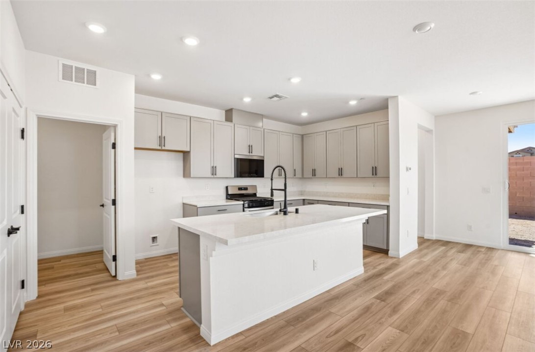 4049 Zebra Cactus Avenue Las Vegas NV 89139