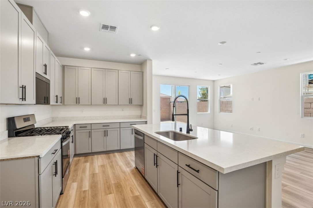 4049 Zebra Cactus Avenue Las Vegas NV 89139