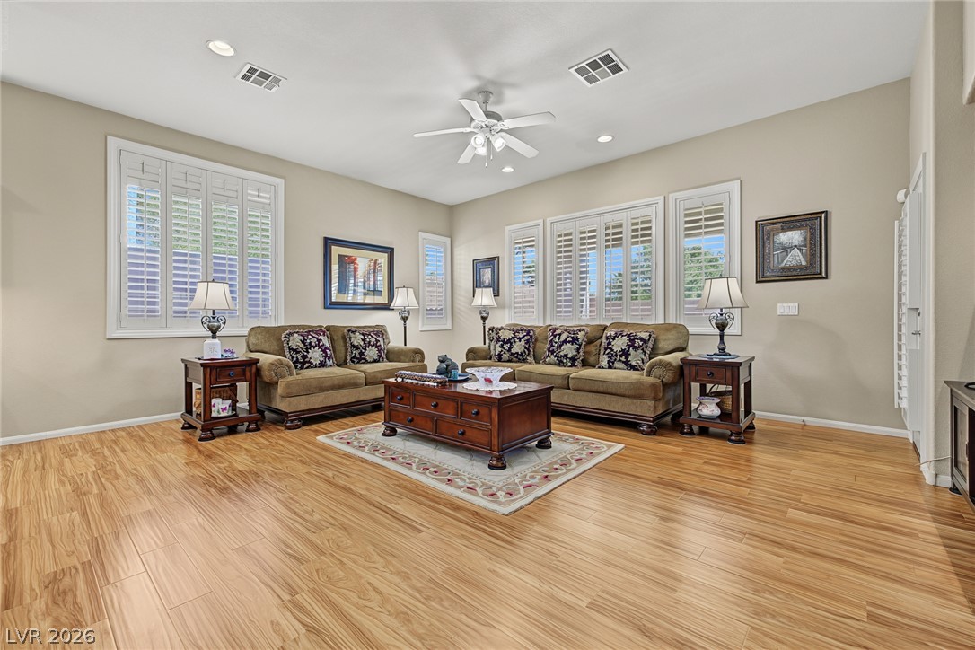 7118 Prairie Flower Street Las Vegas NV 89131