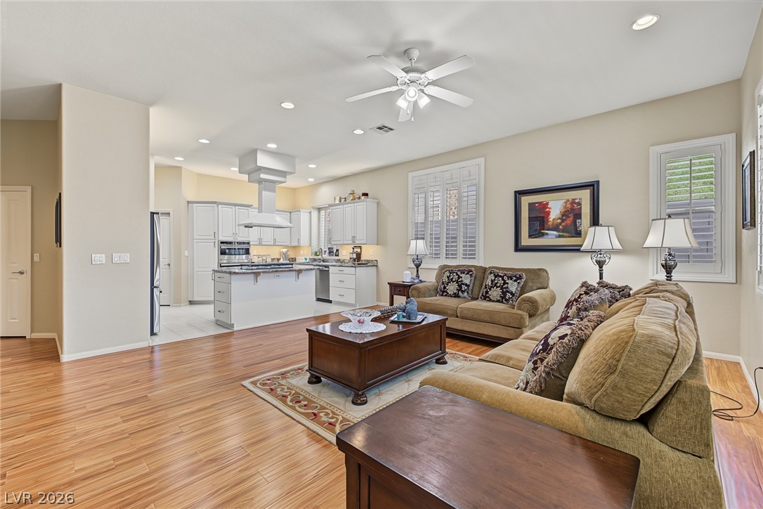 7118 Prairie Flower Street Las Vegas NV 89131