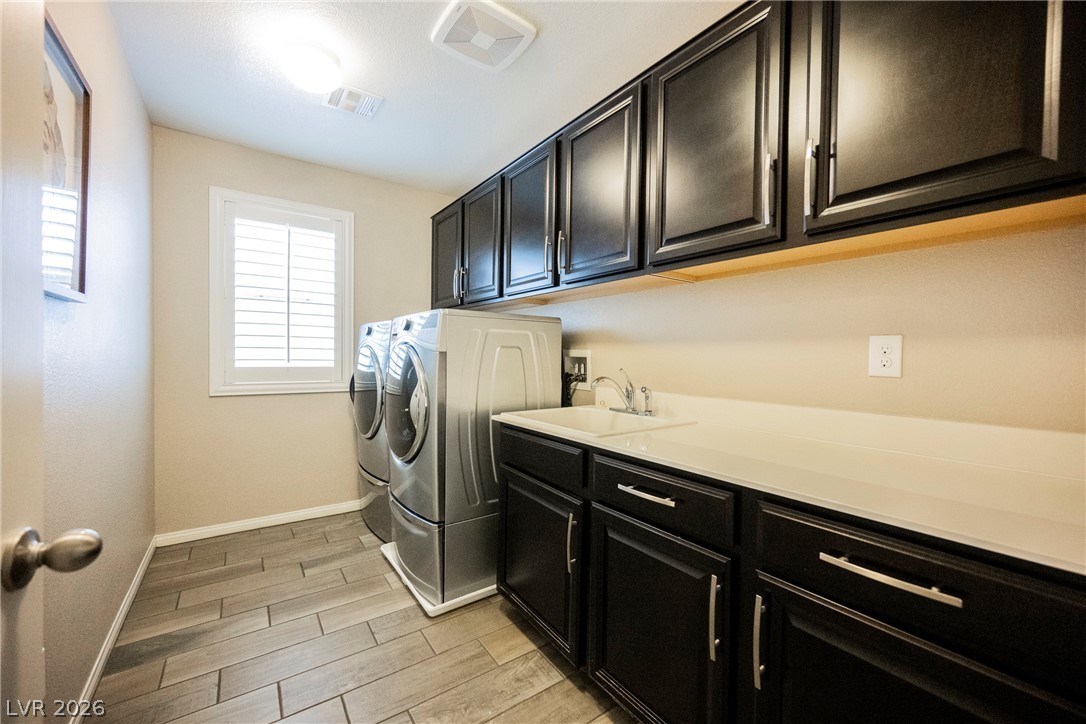 8034 Ponderosa Hill Street Las Vegas NV 89113