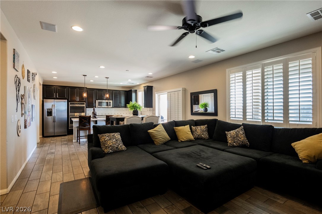 8034 Ponderosa Hill Street Las Vegas NV 89113