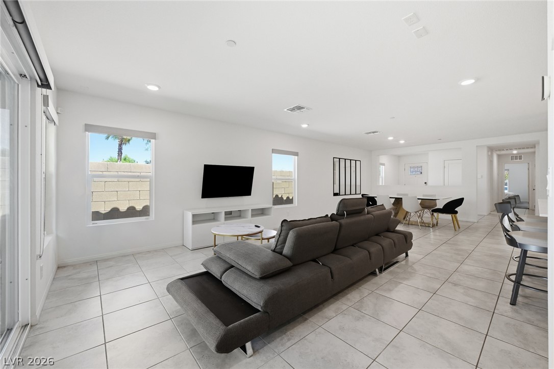 8370 Vinamala Avenue Las Vegas NV 89149