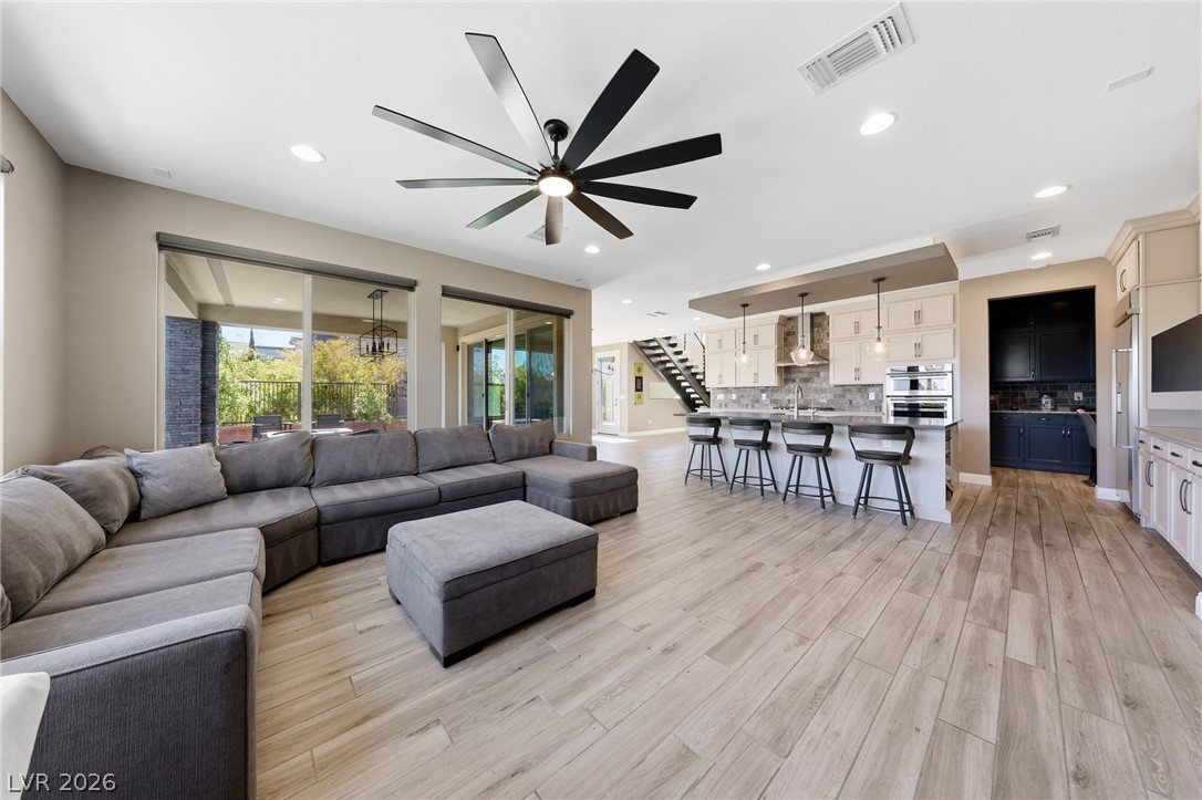6044 Andezano Drive Las Vegas NV 89135