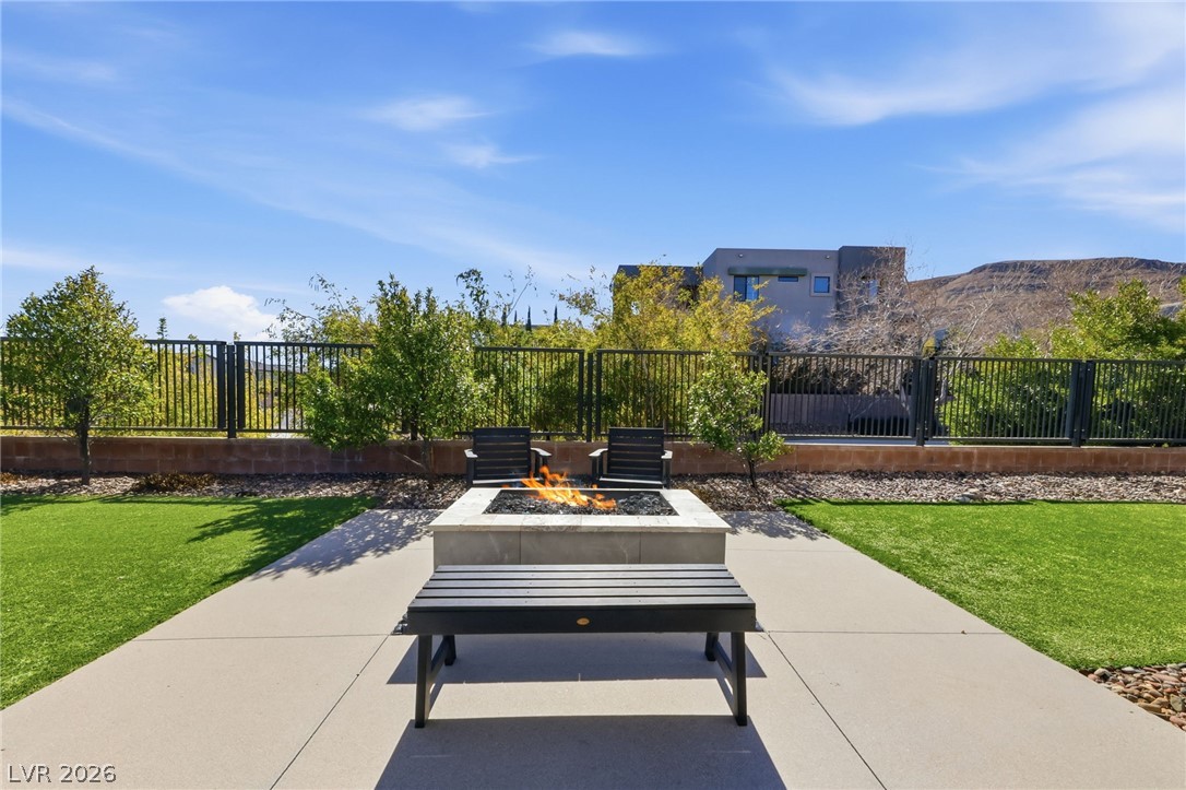 6044 Andezano Drive Las Vegas NV 89135