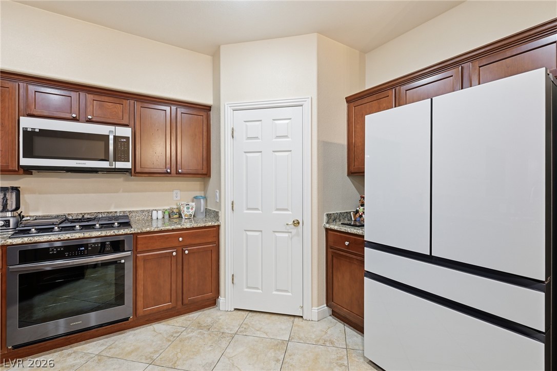 8668 Wade Lake Avenue Las Vegas NV 89178
