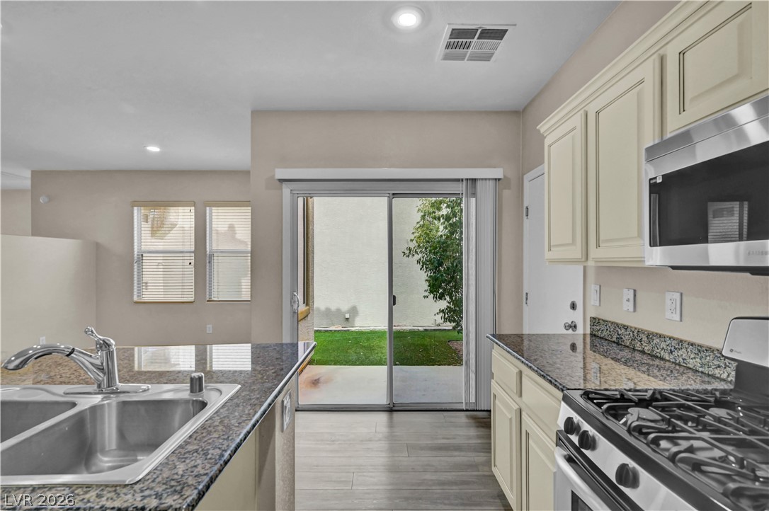 12052 Hathaway Pines Lane Las Vegas NV 89138