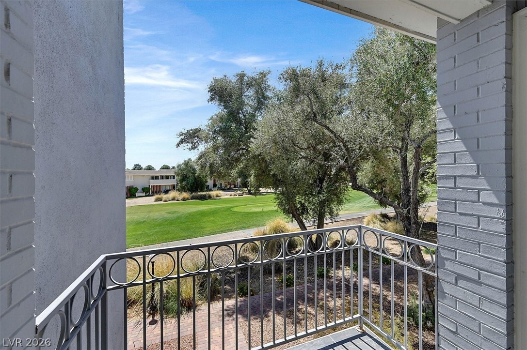 692 Tam O Shanter Las Vegas NV 89109