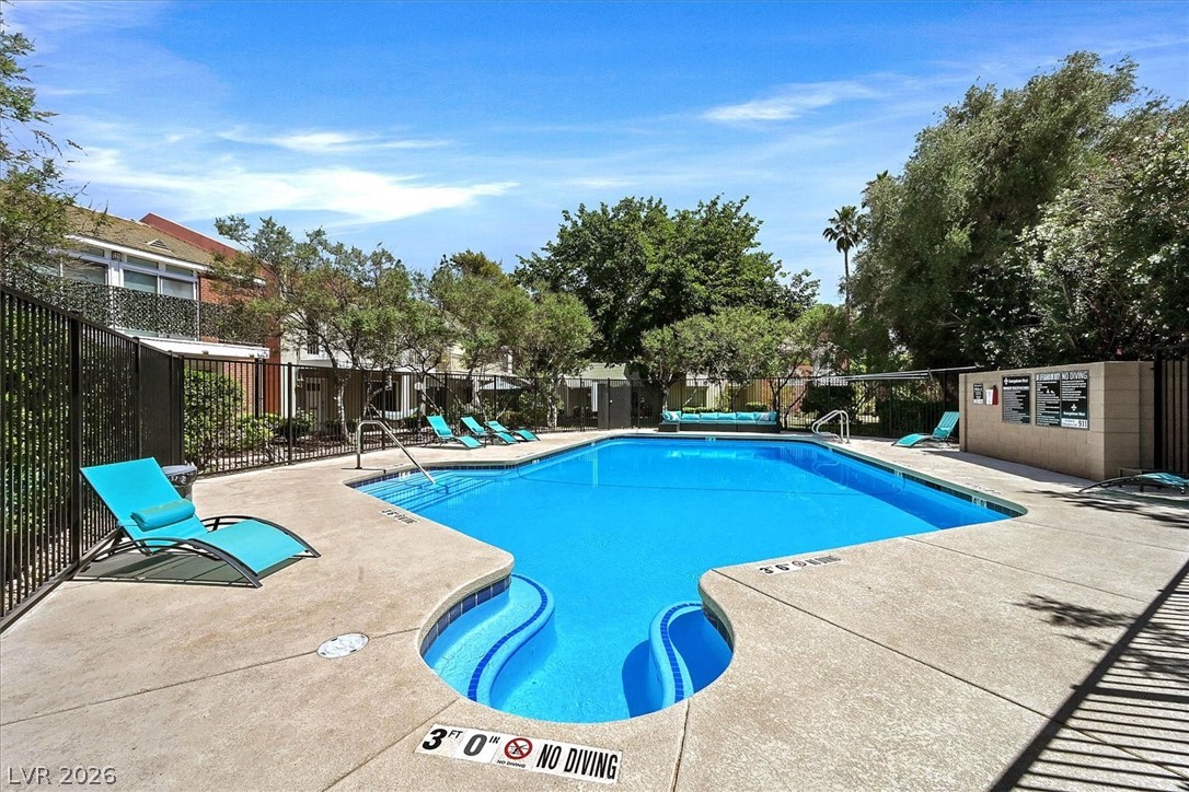 692 Tam O Shanter Las Vegas NV 89109