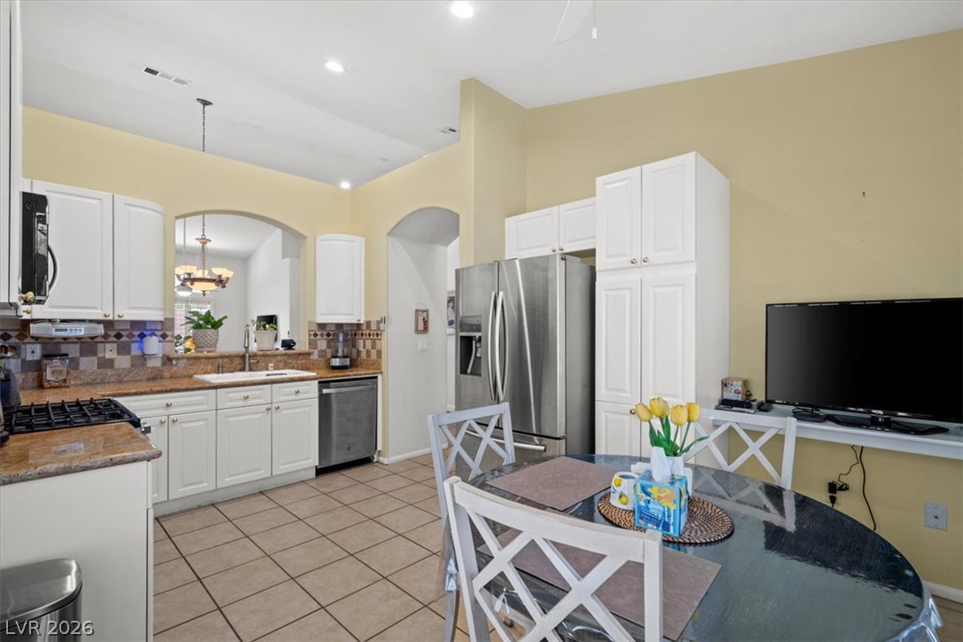 9641 Meeks Bay Avenue Las Vegas NV 89148