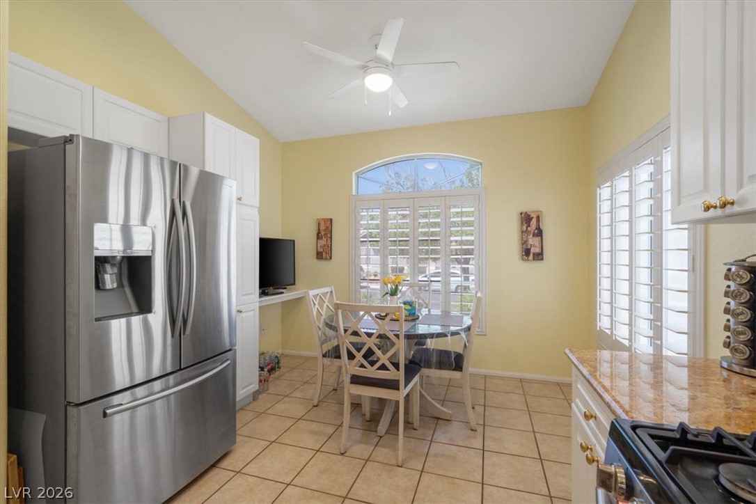 9641 Meeks Bay Avenue Las Vegas NV 89148