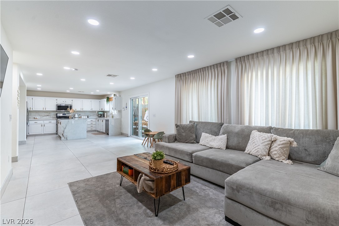 10008 Garamound Avenue Las Vegas NV 89117