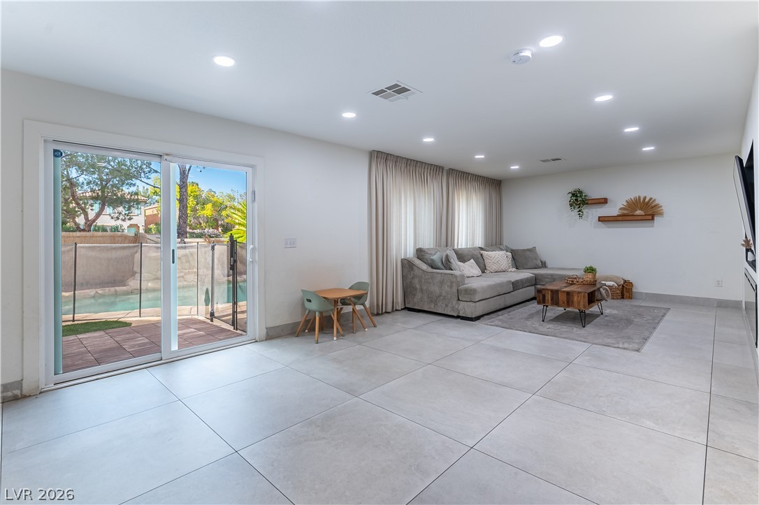 10008 Garamound Avenue Las Vegas NV 89117