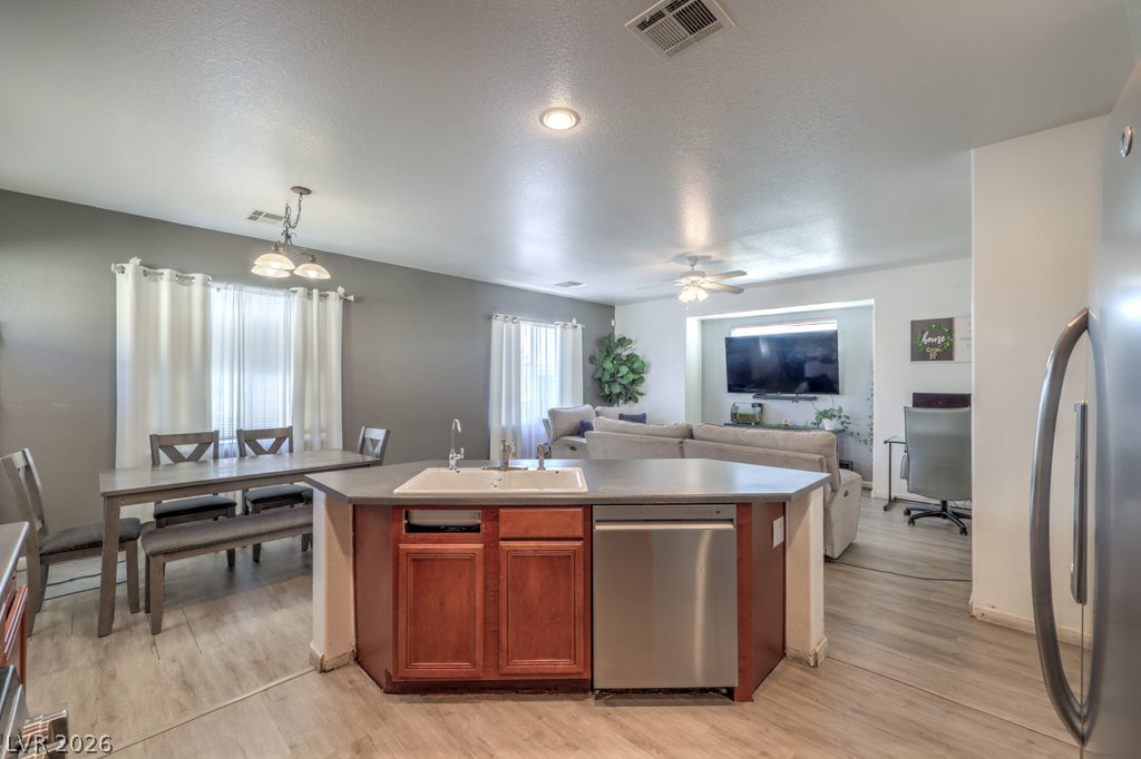 3592 Gloucester Gate Street Las Vegas NV 89122