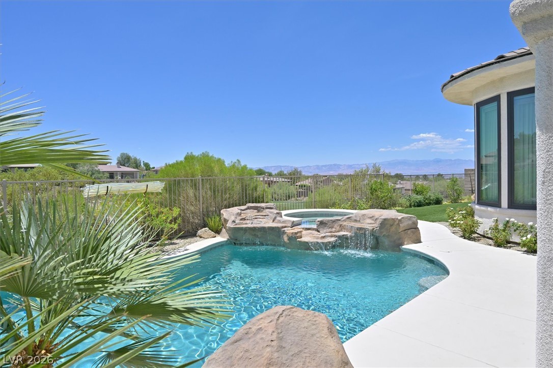 19 Club Vista Drive Henderson NV 89052