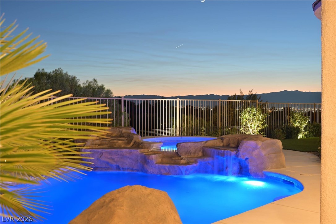 19 Club Vista Drive Henderson NV 89052