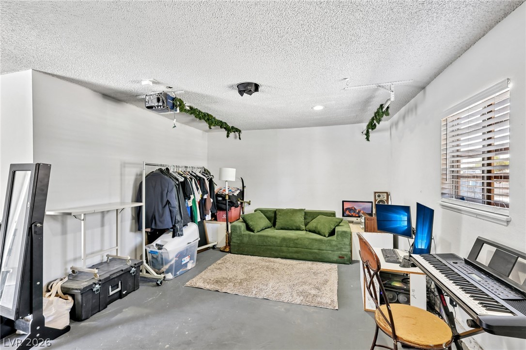1528 Saylor Way Las Vegas NV 89108
