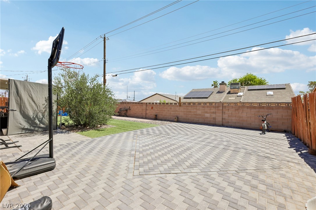 1528 Saylor Way Las Vegas NV 89108