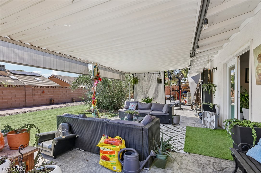 1528 Saylor Way Las Vegas NV 89108