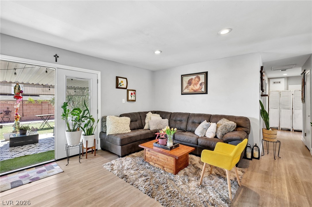 1528 Saylor Way Las Vegas NV 89108