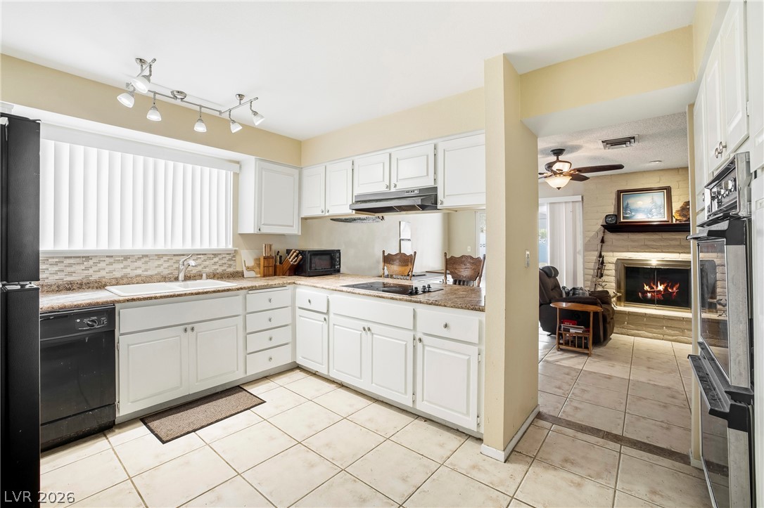 4677 La Fonda Drive Las Vegas NV 89121