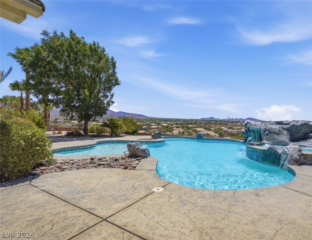 2266 Driftwood Tide Avenue Henderson NV 89052