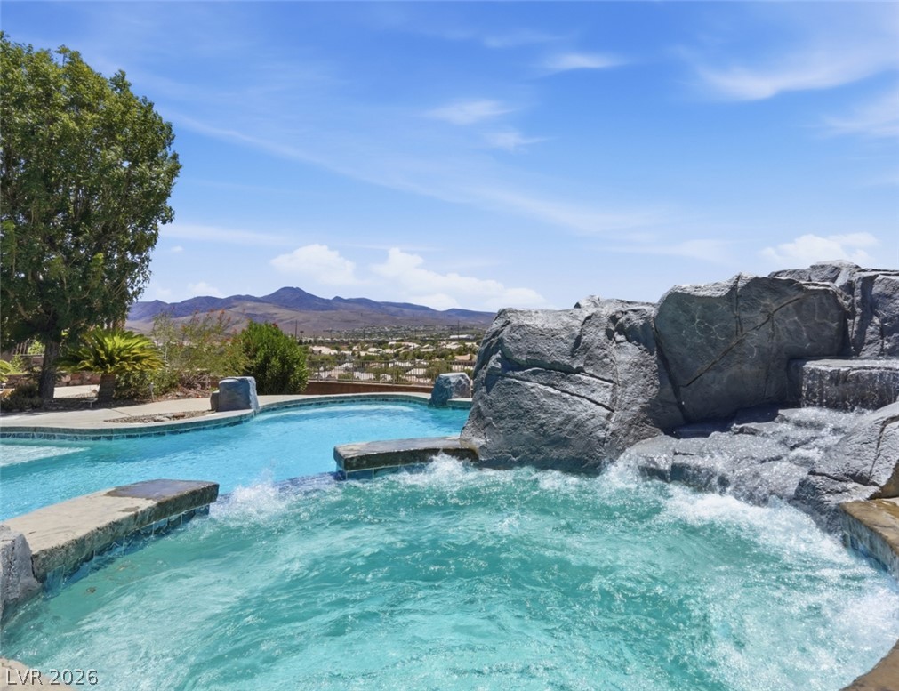 2266 Driftwood Tide Avenue Henderson NV 89052