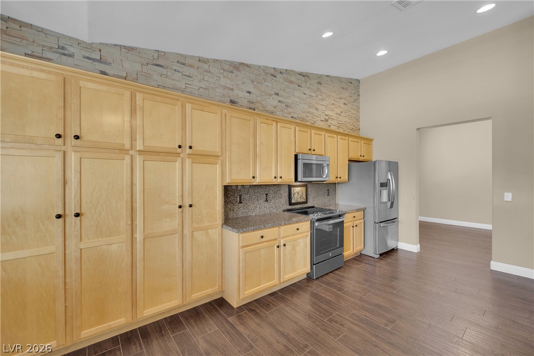5812 Bargull Bay Avenue Las Vegas NV 89131