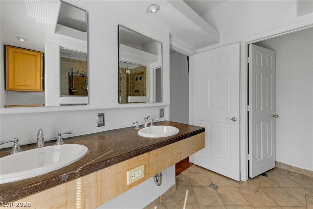 2305 Lone Ridge Court North Las Vegas NV 89032