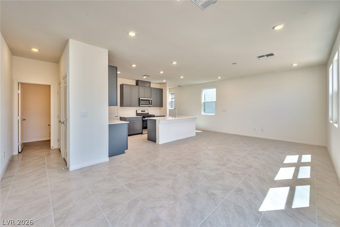 10167 Glowing Amber Street Las Vegas NV 89141