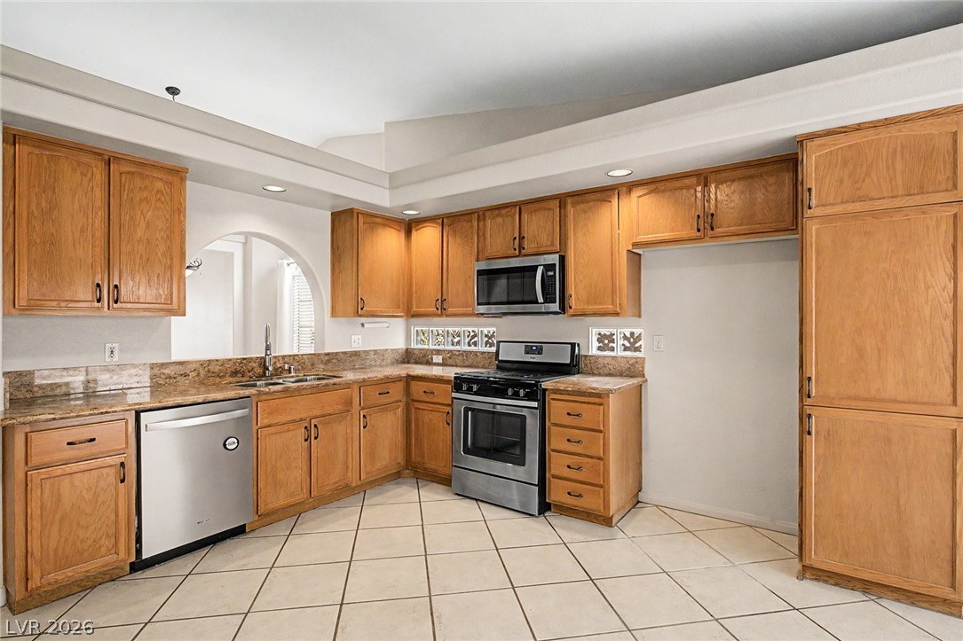8713 Blazing Saddle Avenue Las Vegas NV 89129