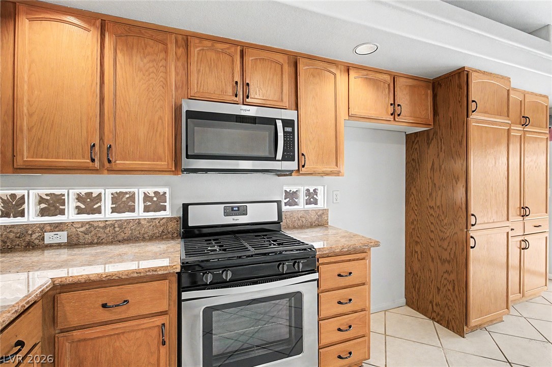 8713 Blazing Saddle Avenue Las Vegas NV 89129