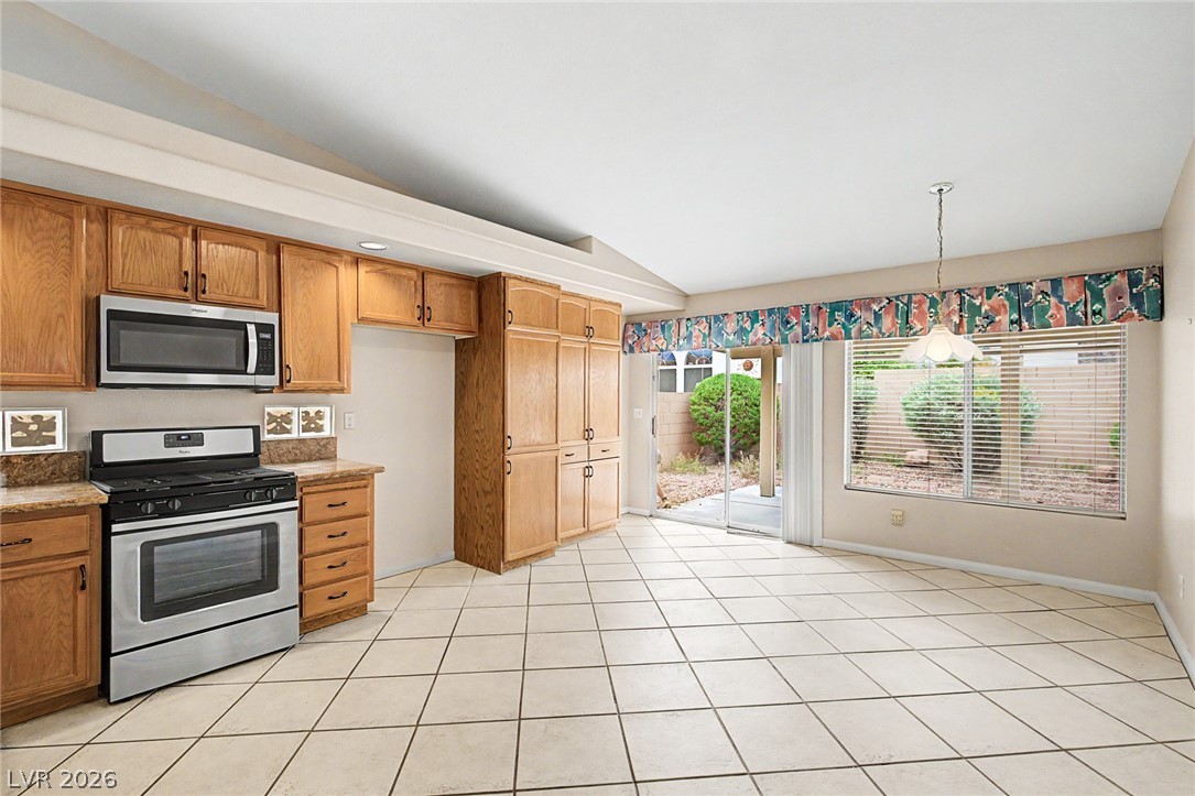 8713 Blazing Saddle Avenue Las Vegas NV 89129