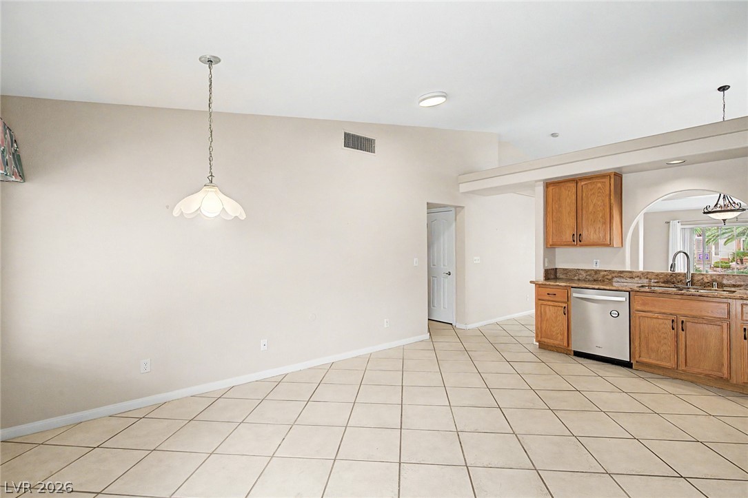 8713 Blazing Saddle Avenue Las Vegas NV 89129