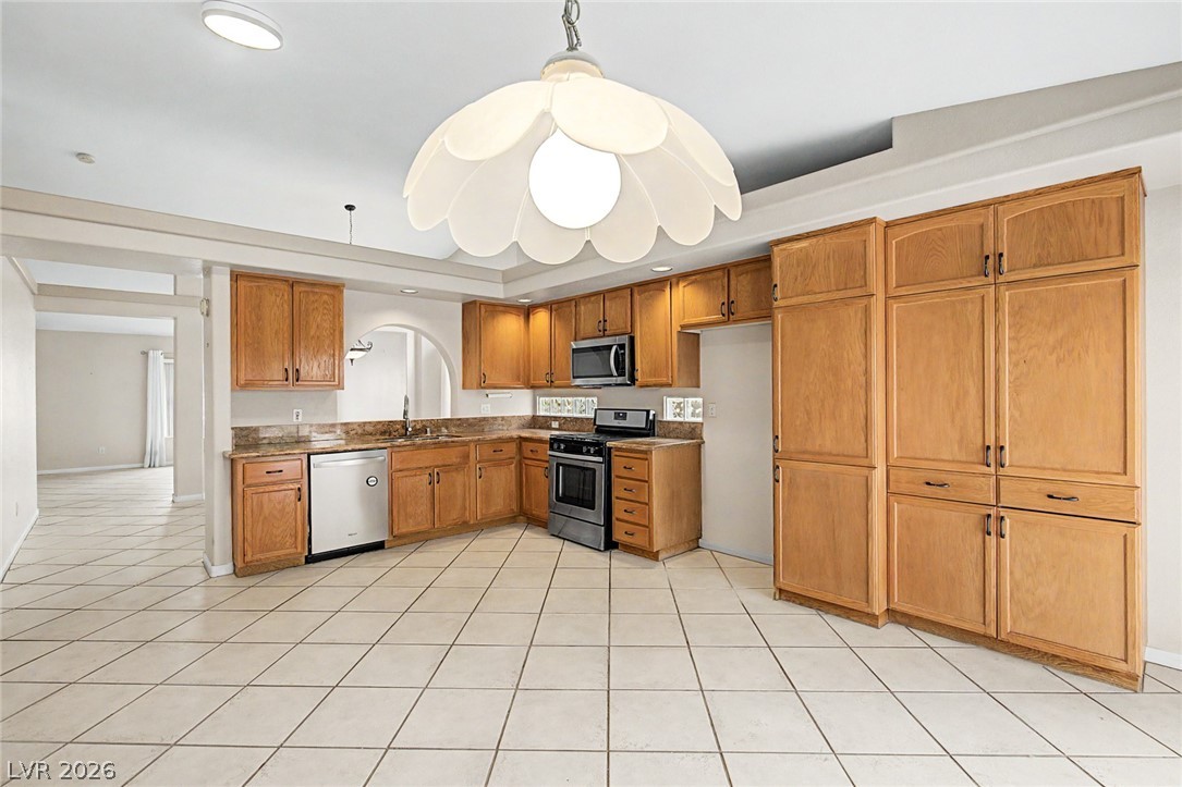 8713 Blazing Saddle Avenue Las Vegas NV 89129