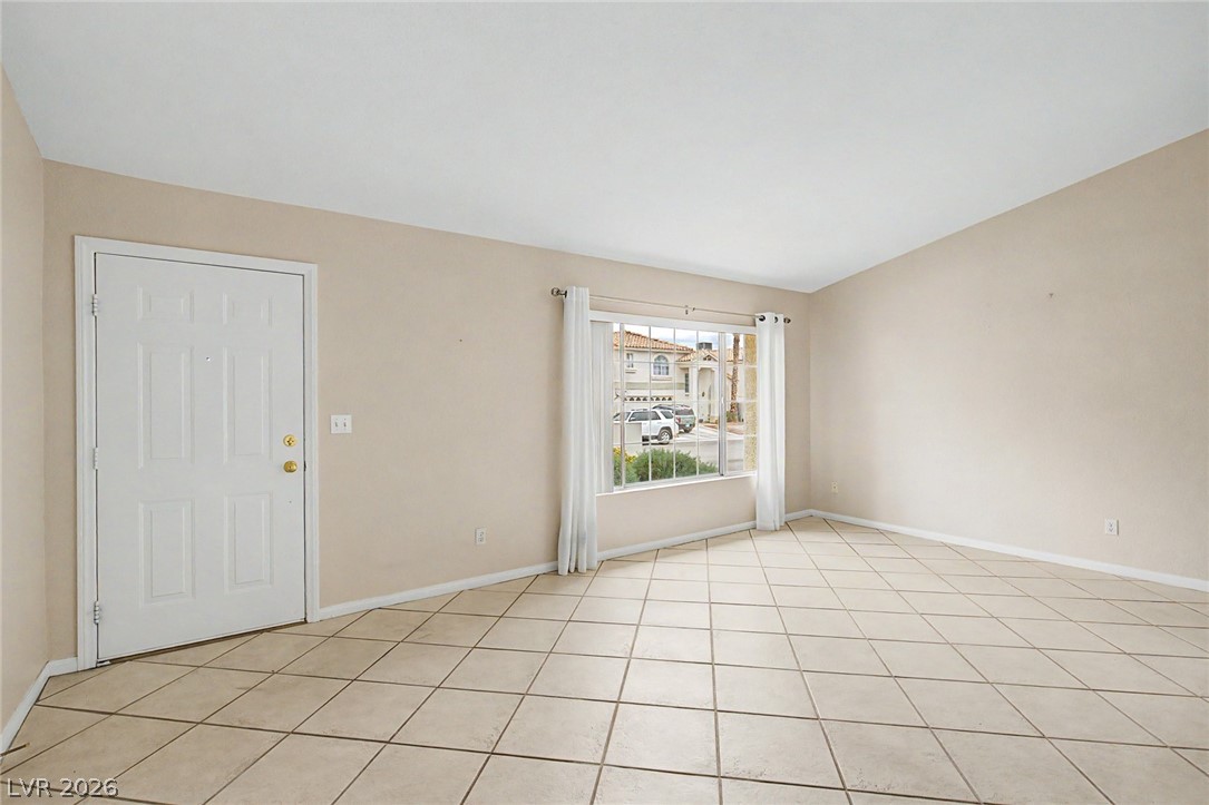8713 Blazing Saddle Avenue Las Vegas NV 89129