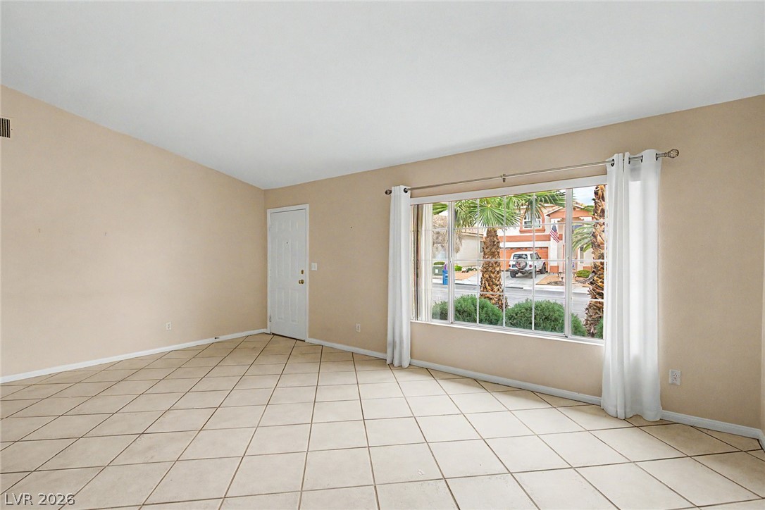 8713 Blazing Saddle Avenue Las Vegas NV 89129