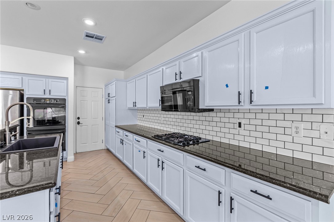 7621 Chase Hallow Street Las Vegas NV 89149
