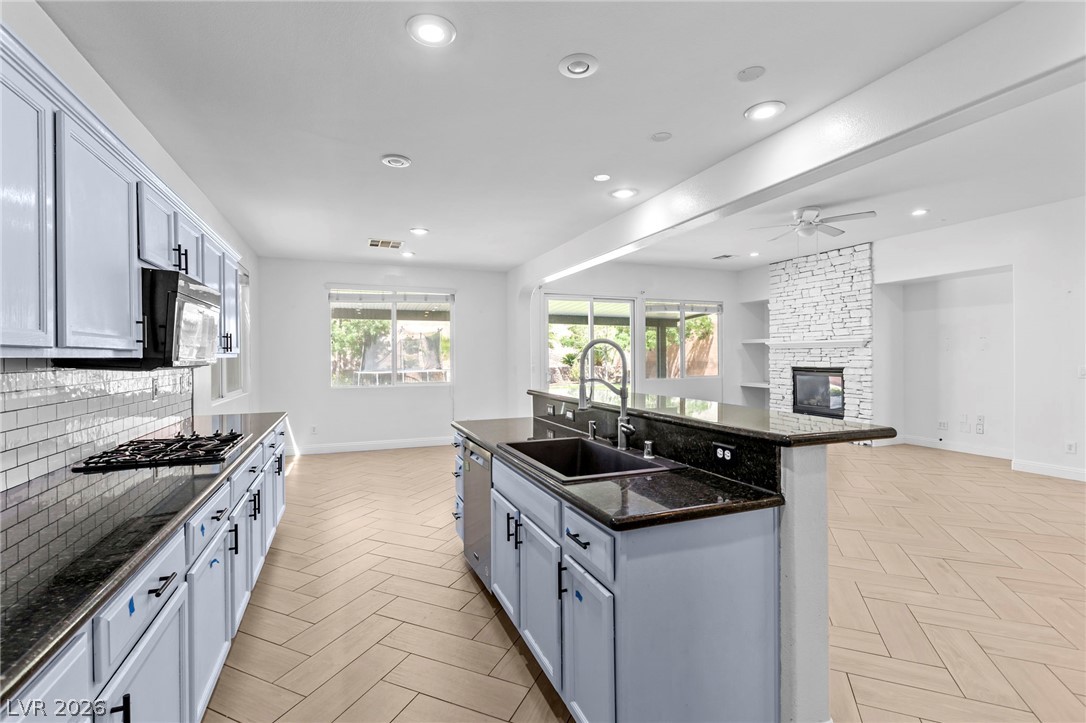 7621 Chase Hallow Street Las Vegas NV 89149