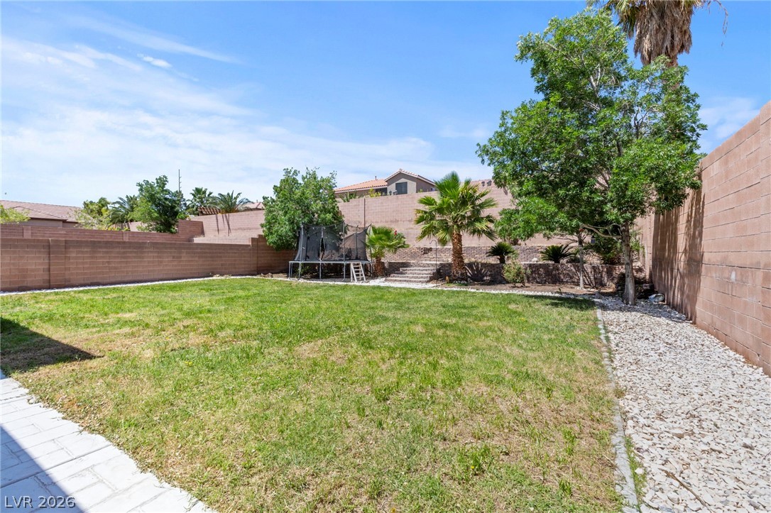 7621 Chase Hallow Street Las Vegas NV 89149