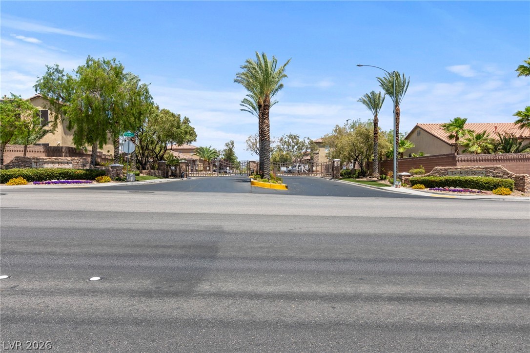 7621 Chase Hallow Street Las Vegas NV 89149