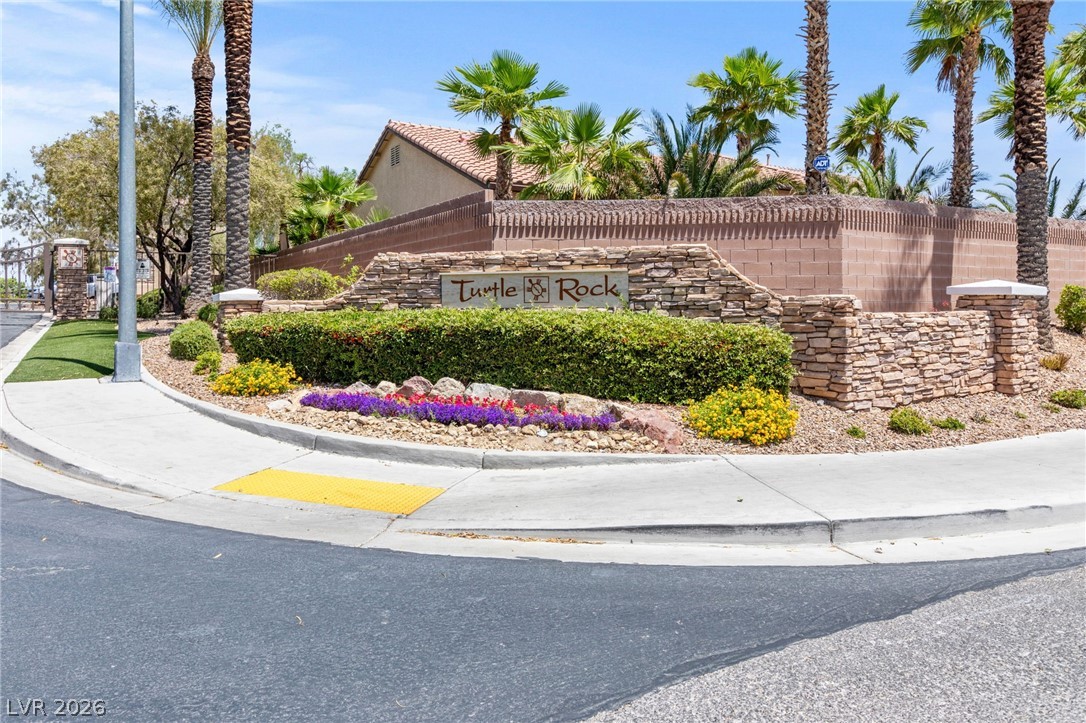 7621 Chase Hallow Street Las Vegas NV 89149