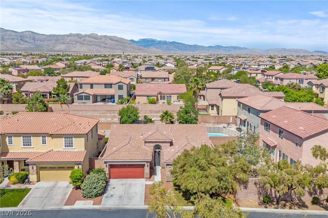 7621 Chase Hallow Street Las Vegas NV 89149