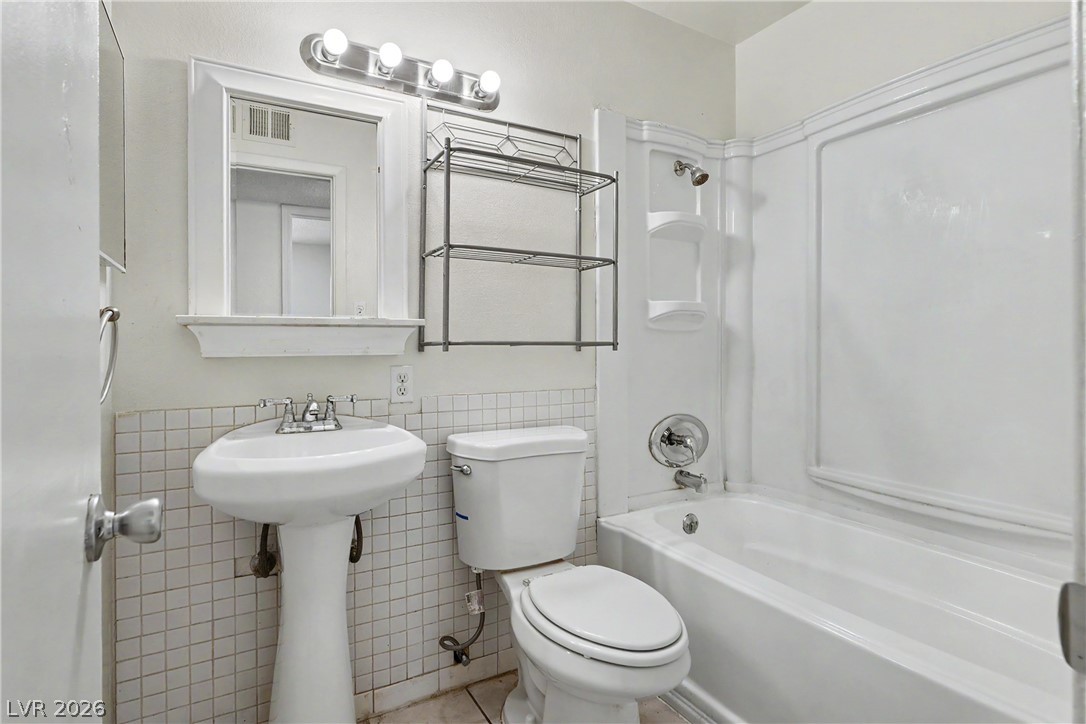 6144 Cromwell Avenue Las Vegas NV 89107