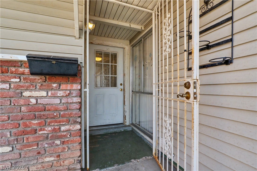 6144 Cromwell Avenue Las Vegas NV 89107